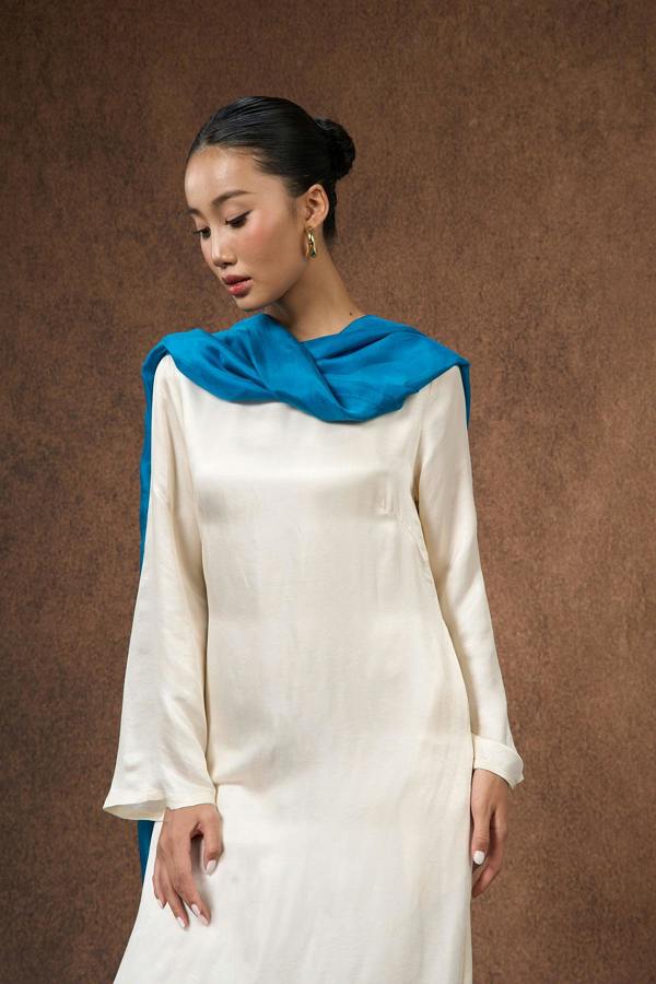 Teal Blue Silk Scarf – Hand-Dyed Mulberry Silk, Wedding Guest & Evening Wrap