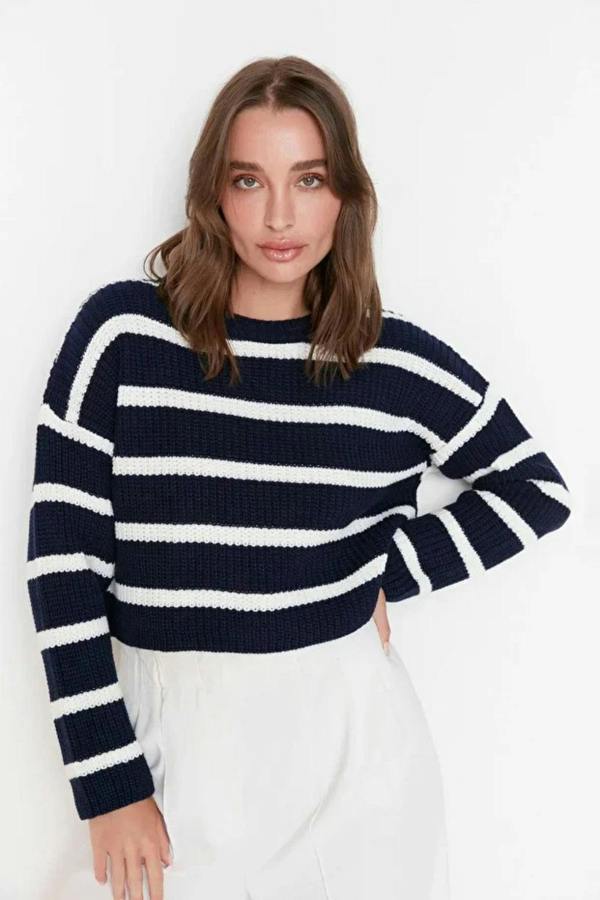 Hoxton Gal Cropped Basic Striped Oversized Knit Sweater