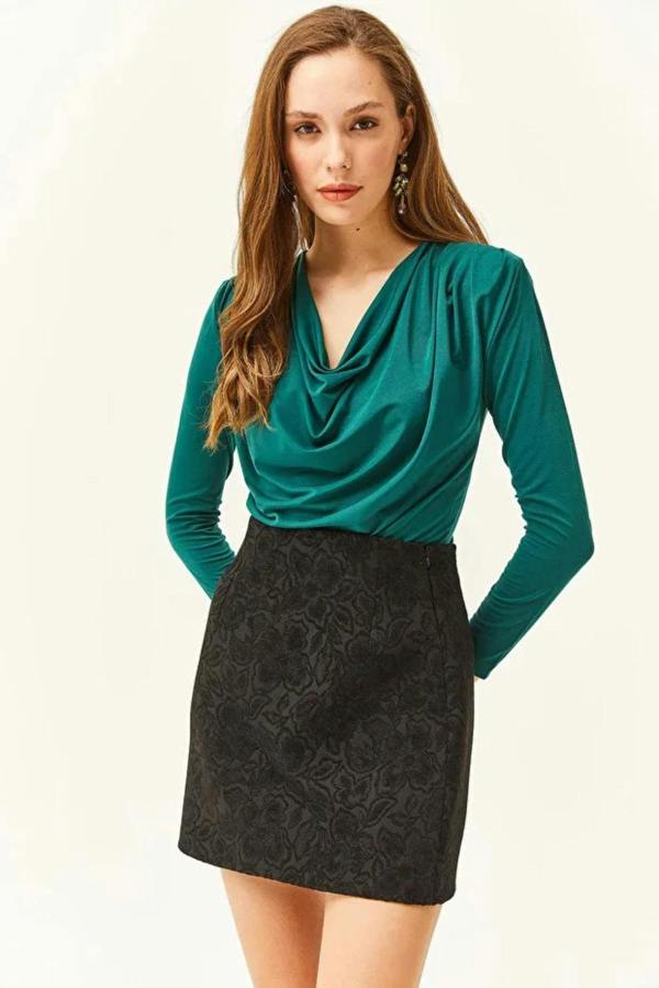 Hoxton Gal Padded-Pleated V-Neck Blouse