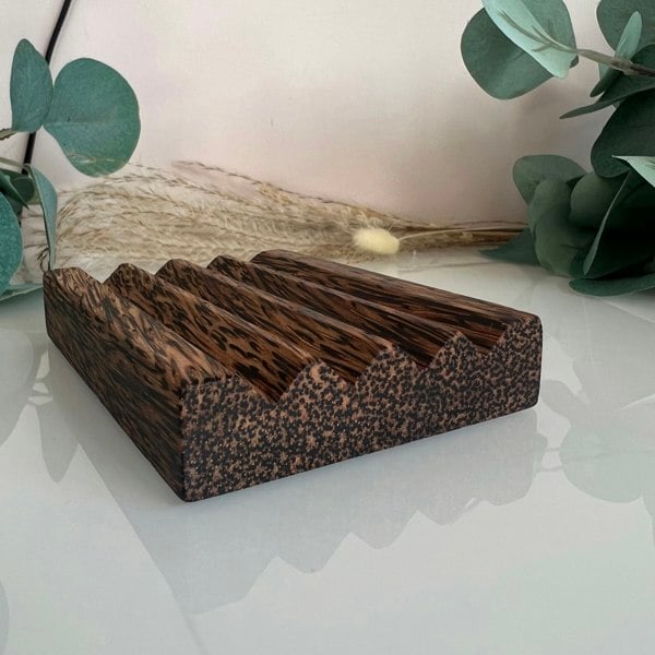 Giraffes & Craftz Coconut Wood Soap Dish