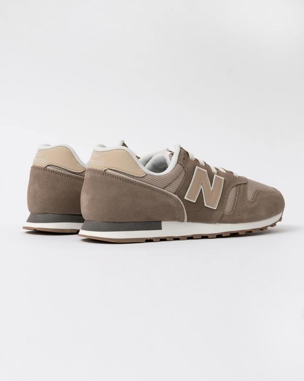back view of New Balance 373 Mens Trainers in Timber Wolf