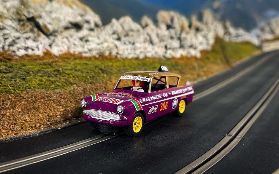 MCSlots Ford Anglia 105E George Polley 306 1:32 Scale Scalextric C4584
