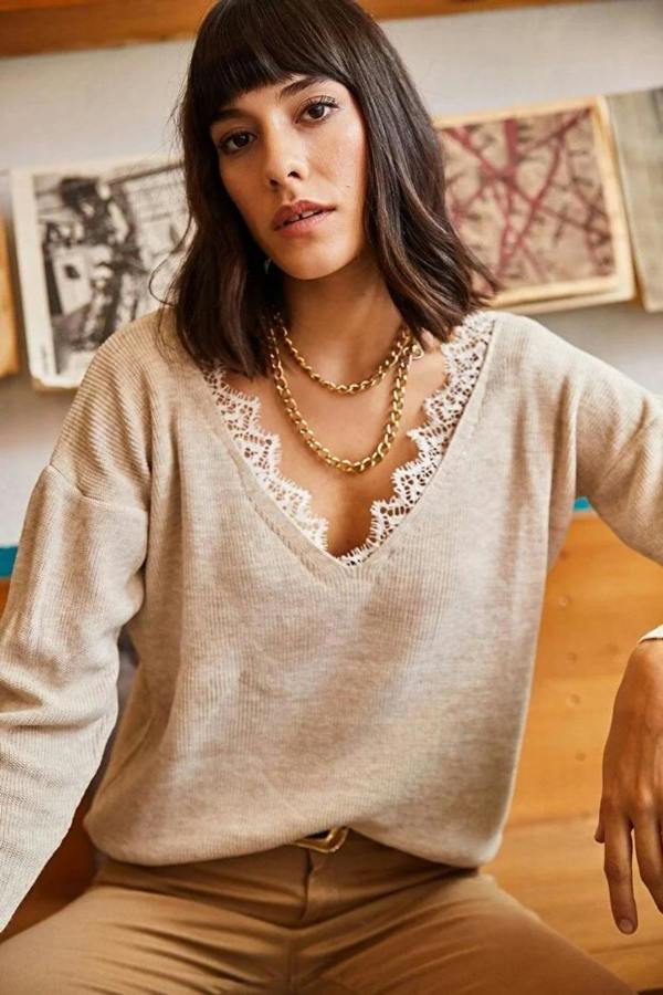 Hoxton Gal Lace-Collar Knit Blouse