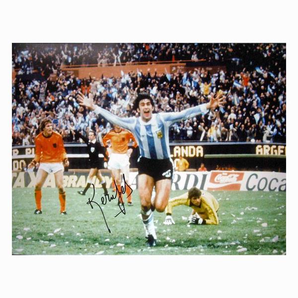 Unbranded Mario Kempes signed 1978 World Cup Final photo — Unframed