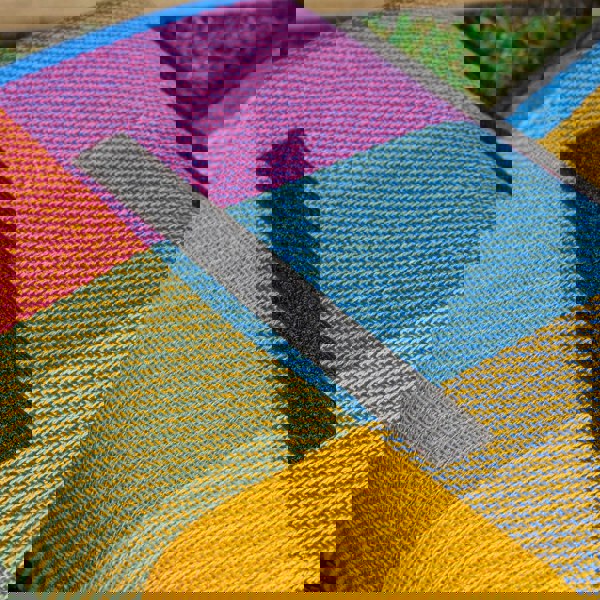 Samuel Alexander 170cm x 130cm Travelling Waterproof Picnic Rug with Carry Handle