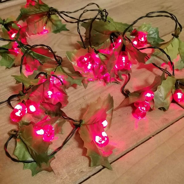 Samuel Alexander Premier 2.8m Holly Garland with Red Berries and 40 Red Leds