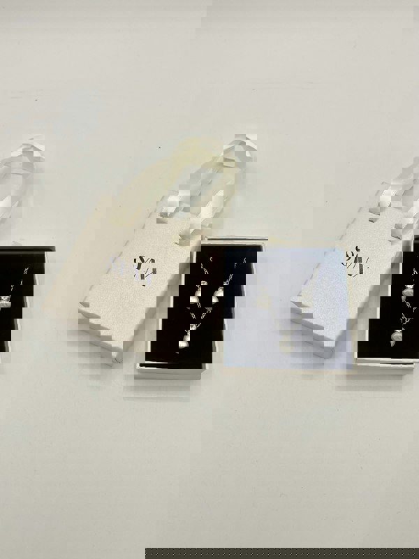 SVNX Pearl Diamante Earrings & Necklace Set in Silver Colour