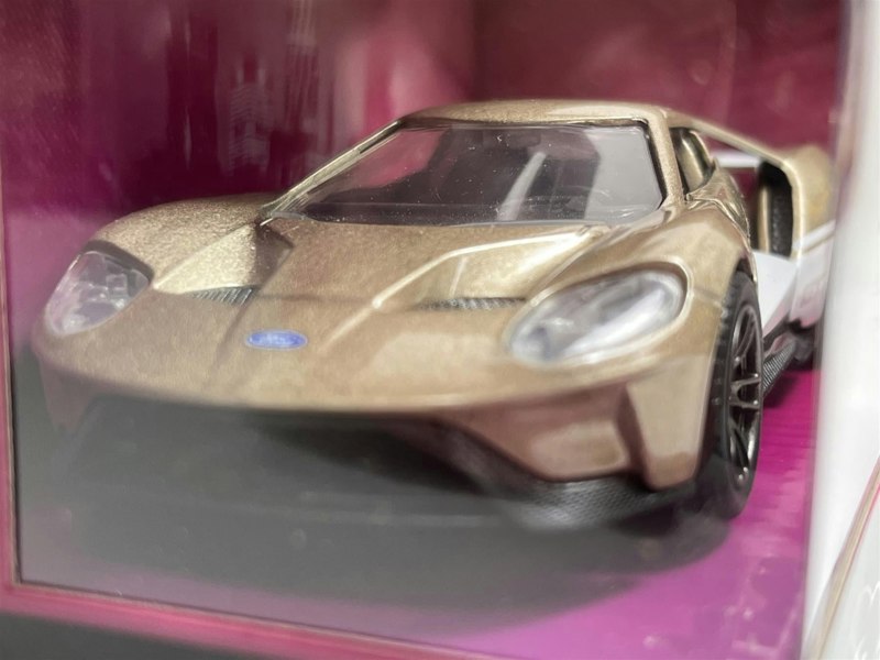 Jada 2017 Ford GT Gold 1:32 Scale Pink Slips Jada 253292000 24106