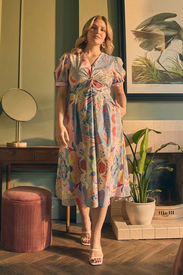 Blue | Abstract Ruched Front Empire Midi Dress : Model is 5'8"/172 cm and wears UK14/EU42/US10/AUS14