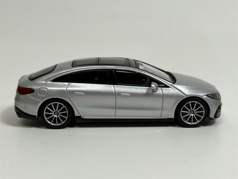 Mini GT Mercedes Benz EQS 580 4MATIC Silver Metallic RHD 1:64 Scale MGT00508R