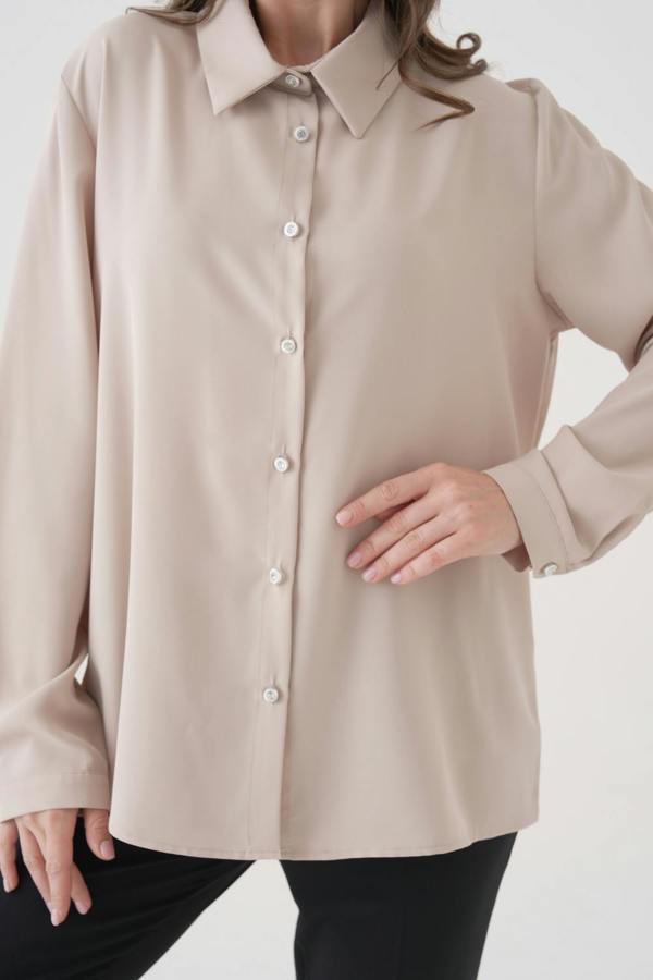 Hoxton Gal Oversized Long-Sleeves Pointed Collar Neckline Blouse in Beige