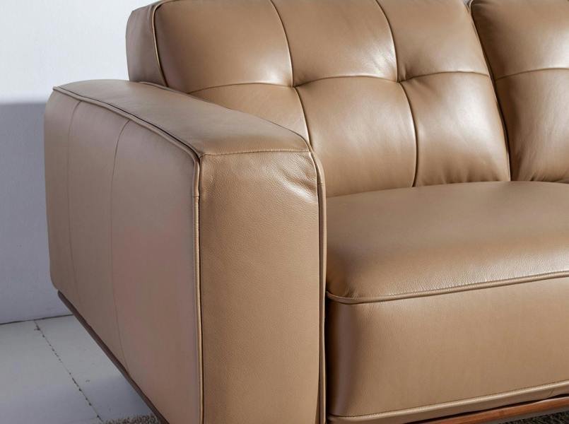 Angel Cerdá Chester sofa in sand leather 6119/6120