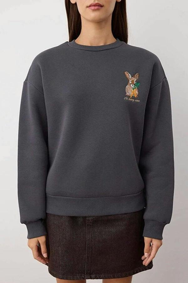 WOVCOR Animal Embroidered Thick Fleece Knit Sweatshirt