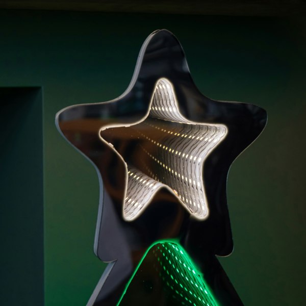 Samuel Alexander 95cm Infinity Light up Christmas Tree Decoration with Green LEDs on Metal Base