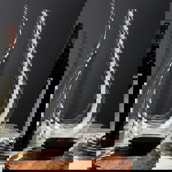 Gr8 Home Wine Decanter U-Shape Blown Glass Aerating Red Wine Carafe Pourer Dispenser 1.5L