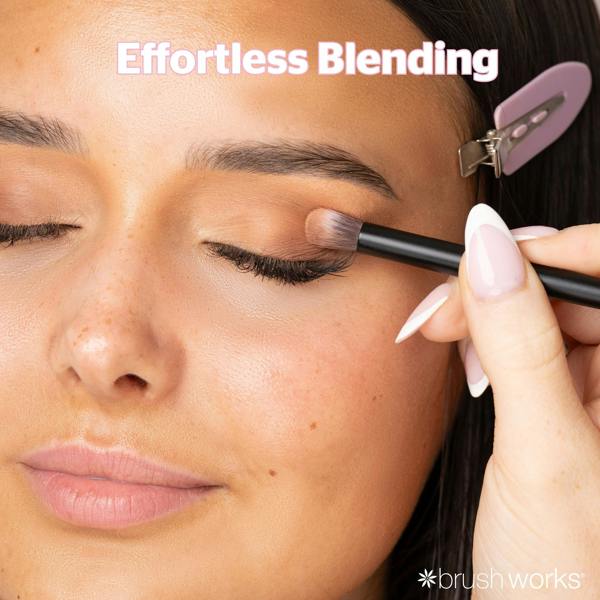 Brushworks No. 16 Tapered Blending Eye Brush