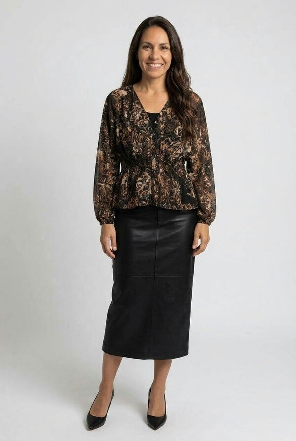 Izabel London Printed Long Sleeve Ruched Waist Blouse