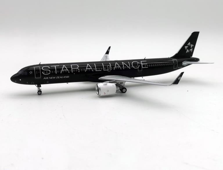 MCSlots Air New Zealand A321NEO ZK-OYB With Stand 1:200 Inflight200 IF321ZK1222