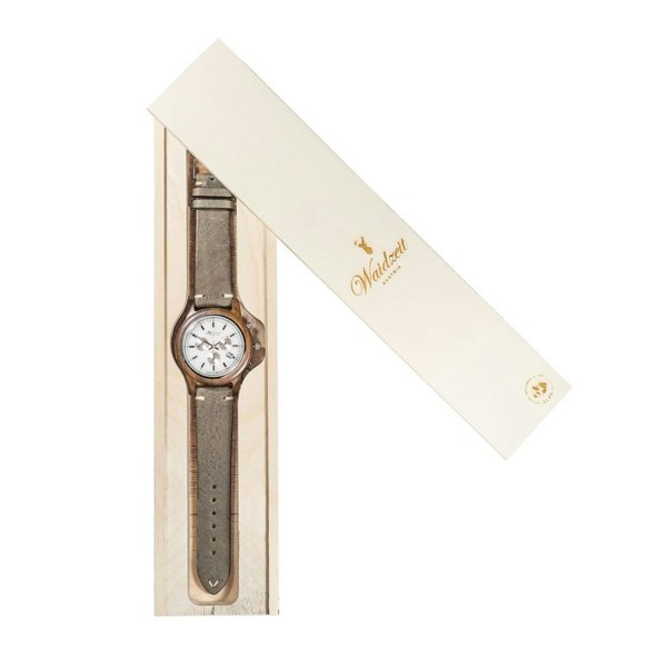 Waidzeit Chronograph white Wall