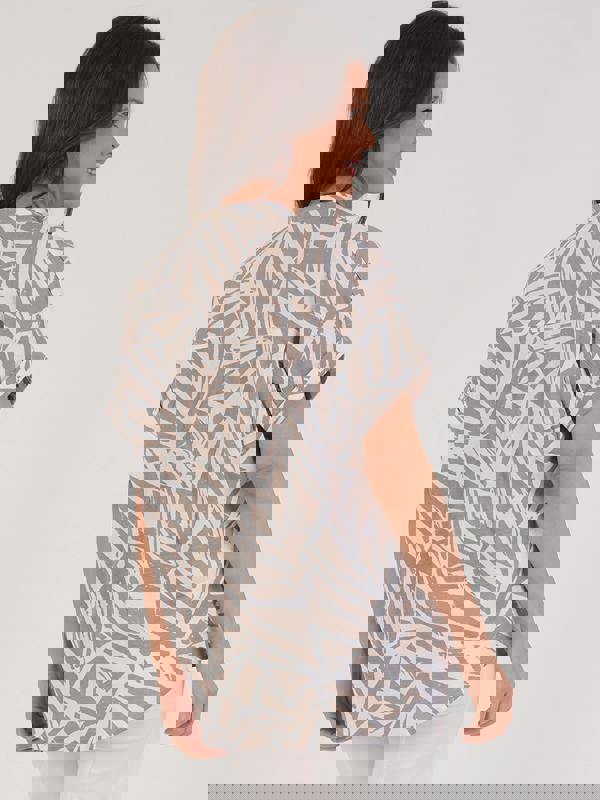 VIZ-A-VIZ Abstract Print Shirt