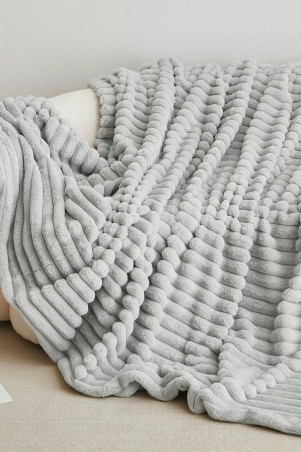 Ezysleep Super Soft Luxury Faux Fur Box Throw