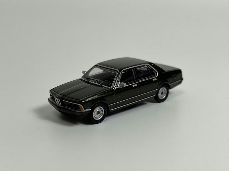 Minichamps BMW 7 Series 1977 Green Metallic 1:87 Scale 870020400