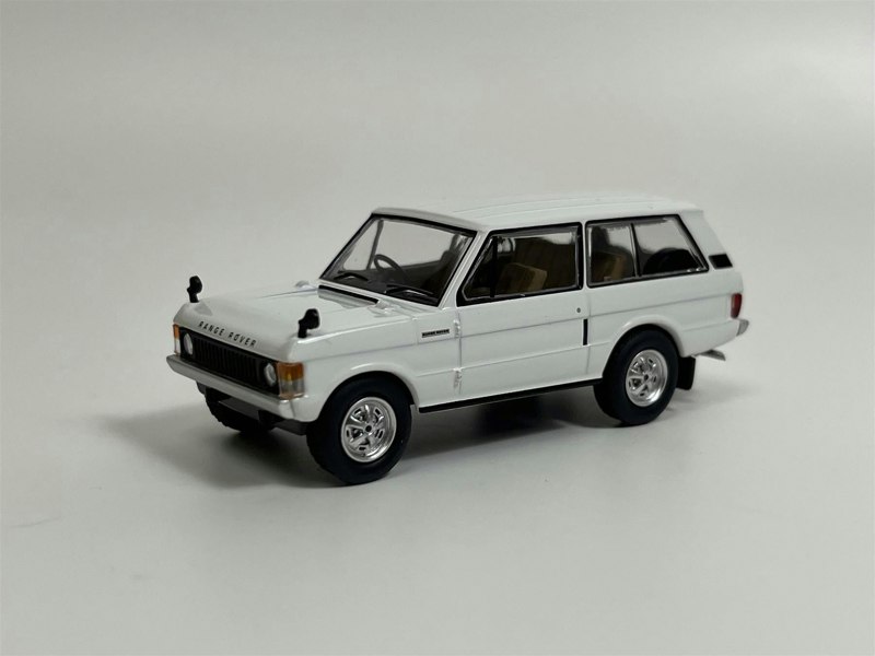 Mini GT Range Rover Davos White RHD 1:64 Scale Mini GT MGT00658R