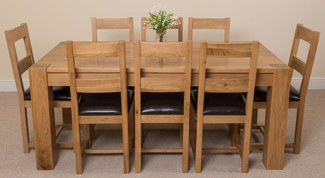 That's Furniture Kuba Large Oak Dining Table with Lincoln Oak Chairs