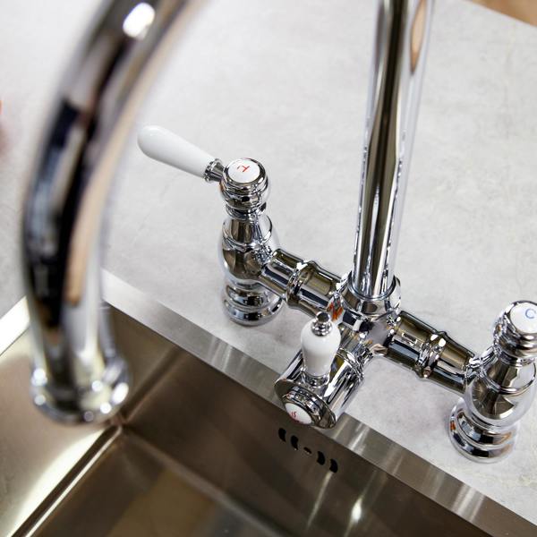 Flode klas | Traditional Bridge Style 3 in 1 Instant Boiling Tap | White Ceramic Levers | Polished Chrome Finish