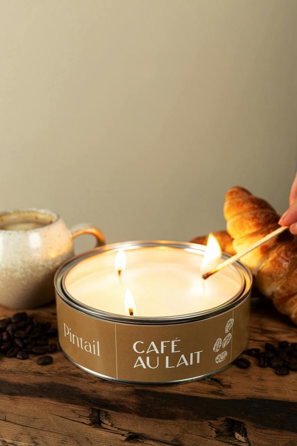  A creamy, warm coffee fragranc