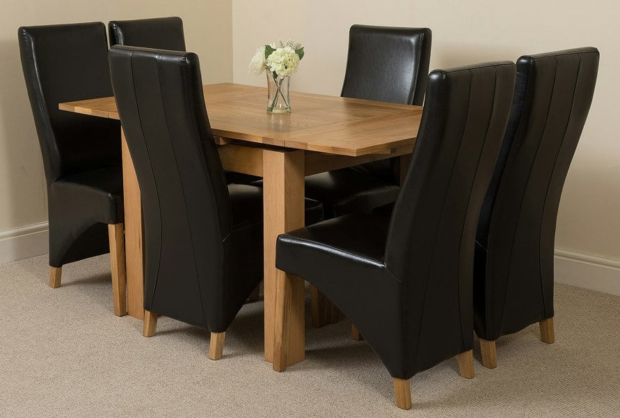 That's Furniture Richmond Small Extending Oak Dining Set with Lola Leather Chairs