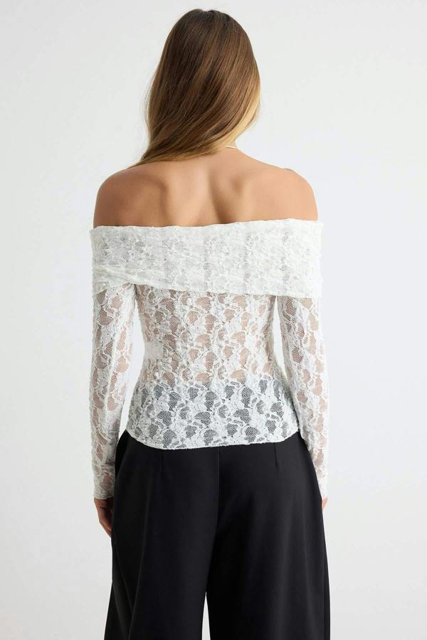 WOVCOR Fitted Carmen Neck Long Sleeve Lace Knit Blouse