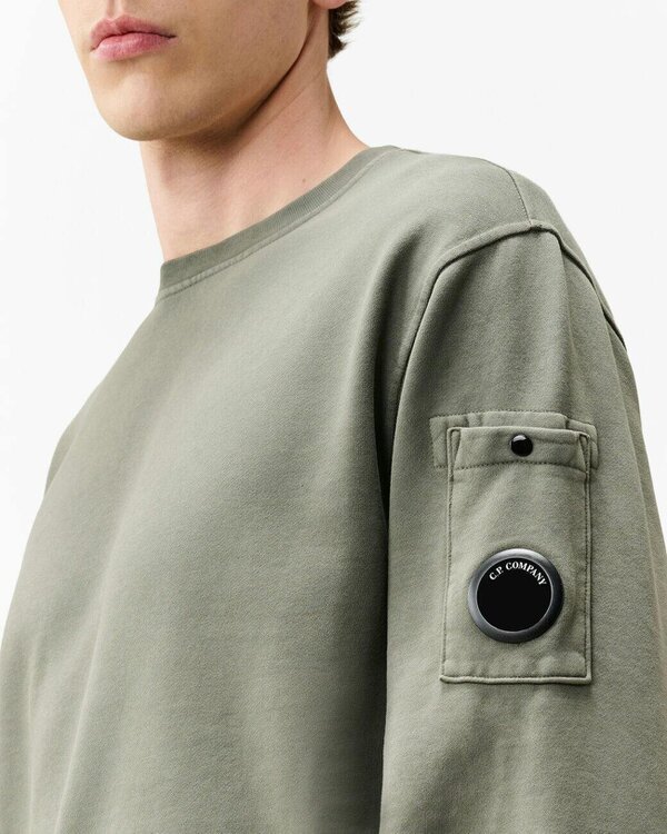 C.P. Company Lens Brushed And Emerised Diagonal Fleece Crew Neck Mens Sweatshirt - Castor Grey 950