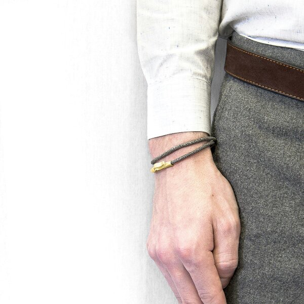 Anchor & Crew Shadow Grey Liverpool 9ct Yellow Gold and Stingray Leather Bracelet