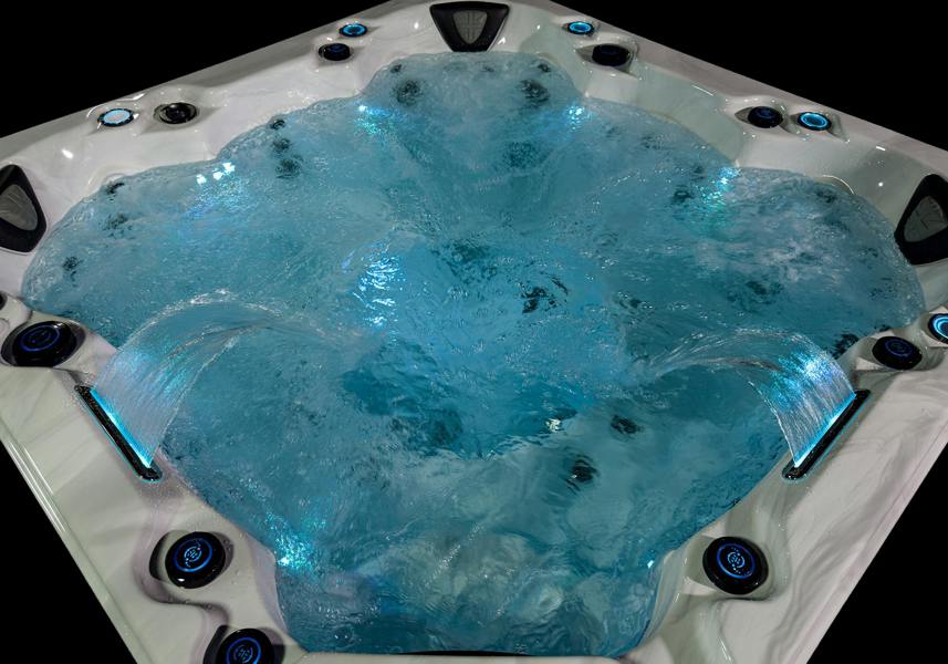 Commodore™ 6-7 Person Hot Tub