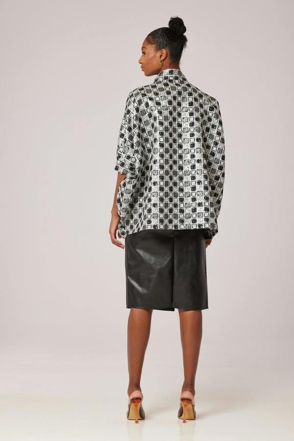 NoirSquareBreeze, EbonyCheckeredChic, ObsidianShortSquare, OnyxGeometricGlam, MidnightSquaredEssence, JetBlackMiniMosaic, NoirBoxedElegance, EbonyShortPattern, OnyxSquareChicWrap, BlackShortSquareStyle,