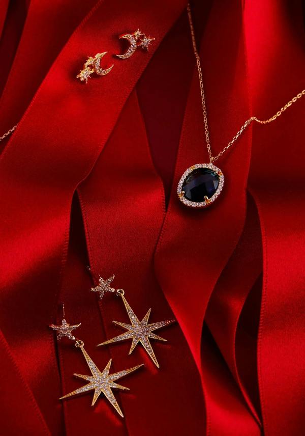 Latelita Beatrice Oval Gemstone Pendant Necklace Gold Sapphire Hydro