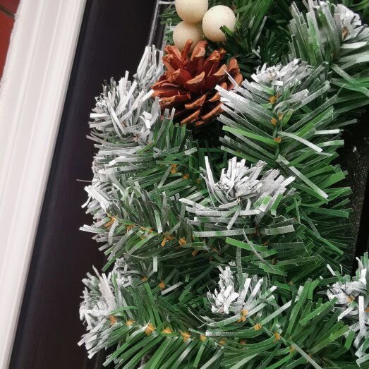 Samuel Alexander 40cm Snow Tips Christmas Door Wreath for Indoor / Outdoor