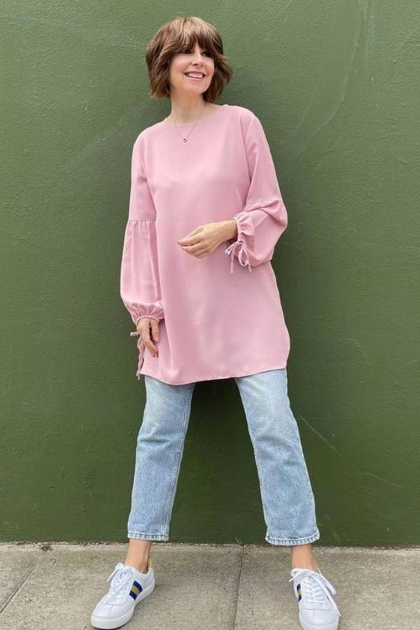 Hoxton Gal Oversized Tie Detailed Long Sleeves Crew Neck Tunic with Necklace in Pink