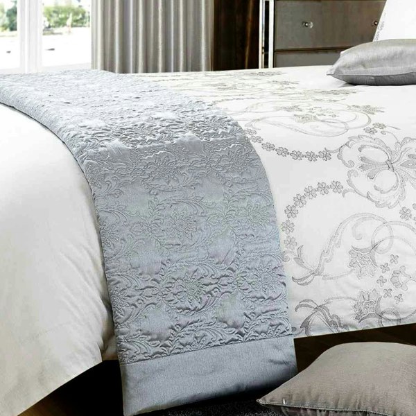 Sweet Dreams Ingram Embroidered Polycotton Duvet Cover Set
