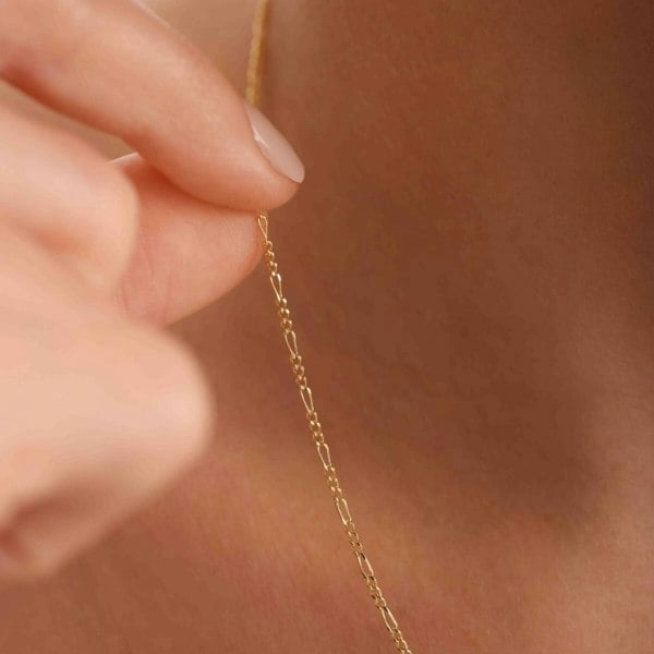 Spero London 9ct Solid Gold Italian Fine Figaro Chain Necklace