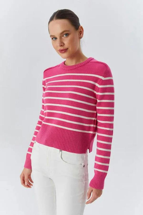 Hoxton Gal Soft-Textured Striped Knit Sweater