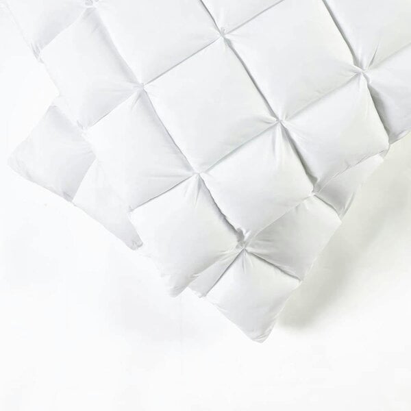  Hotel Pure Luxury Signature Suite Pintuck Pillow