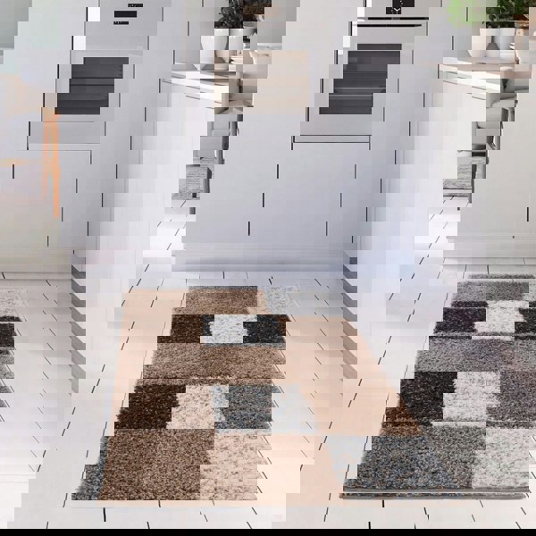 Shaggy Rug Geometric Design Brown