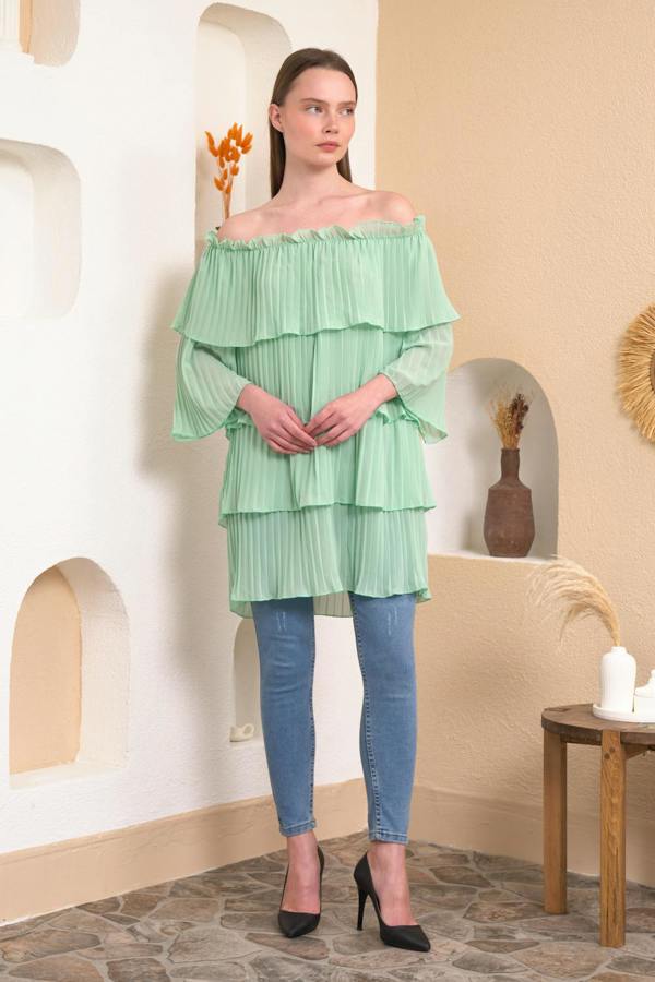 Hoxton Gal Off Shoulder Relaxed Fit 3/4 Sleeves Layered Blouse In Green