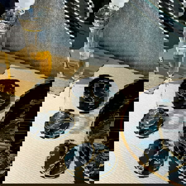 Maison des Cadeaux Round Agate Theme Tray and Drink Coasters Set