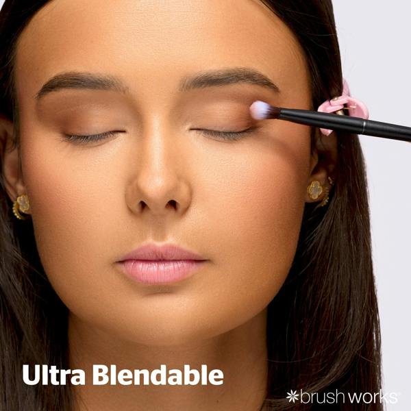 Brushworks No. 19 Crease Blending Eye Brush