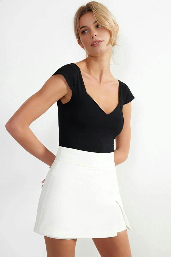WOVCOR Heart Neckline Fitted Cotton Stretch Knit Blouse