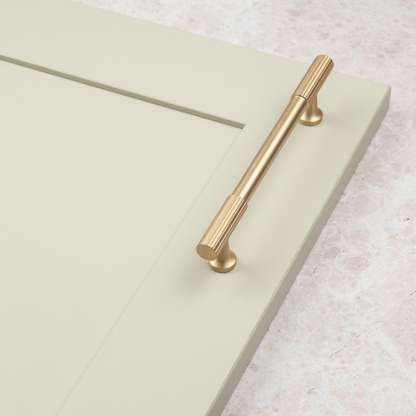 Handle & Home Brushed Brass Reeded Knob/Handles