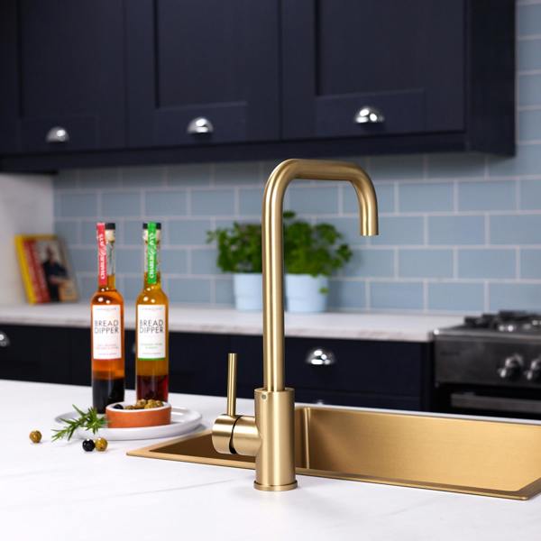 Flode Arendal | Single Lever Kitchen Sink Mixer Tap with Swivel Spout | Brushed Brass Finish